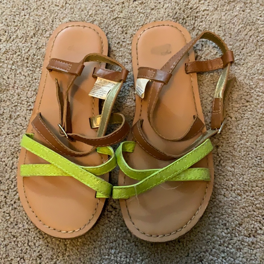 Girls GAP glitter strap sandals. Size 1y.